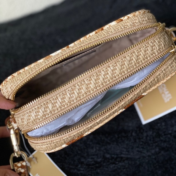 💋🍒 Michael Kors straw pythons Crossbody Bag - Picture 8 of 9